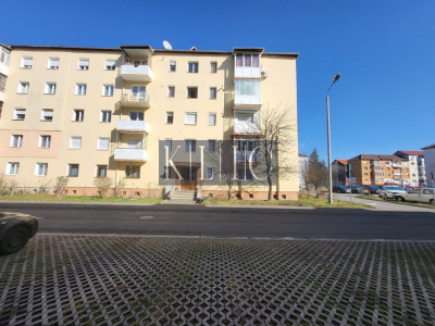  Apartament de vanzare 3 camere etaj 3 60 mp zona Mihai Viteazu Sibiu