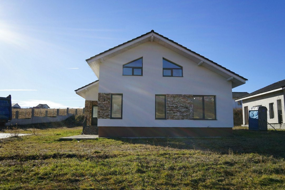 Casa moderna cu teren 700mp la 7 minute de Sibiu 4 camere doar PARTER