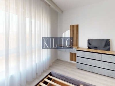 Apartament 3 camere de vanzare P+3E balcon parcare zona Doamna Stanca 