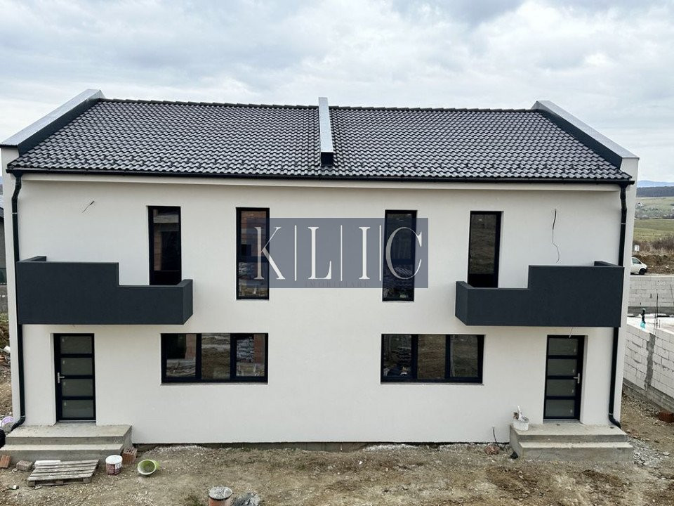 Duplex 4 camere doua terase balcon bucatarie inchisa Sibiu 250mp teren