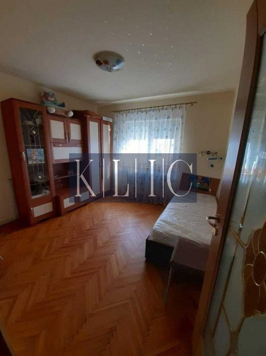 Apartament de inchiriat  3 camere+bucatarie inchisa 65mpu