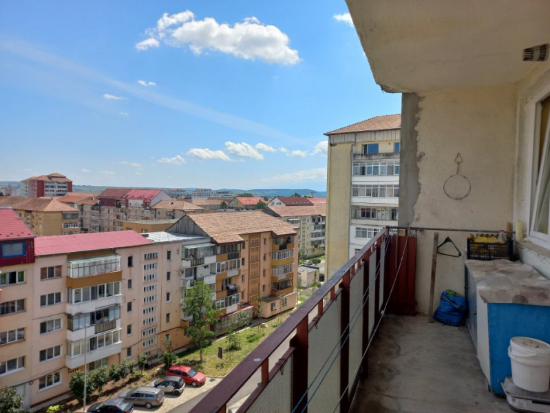 Apartament 3 camere balcon decomandat zona Mihai Viteazul 5 min centru