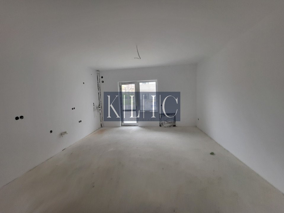 Apartament 2 camere de vanzare P+3E balcon parcare zona Doamna Stanca 