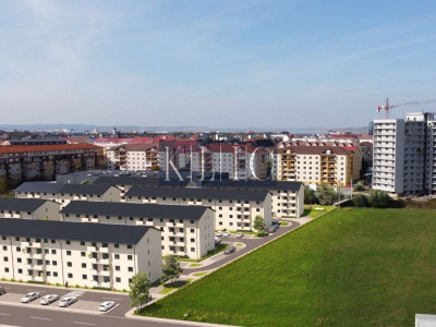 Apartament 3 camere de vanzare P+3E balcon parcare zona Doamna Stanca 