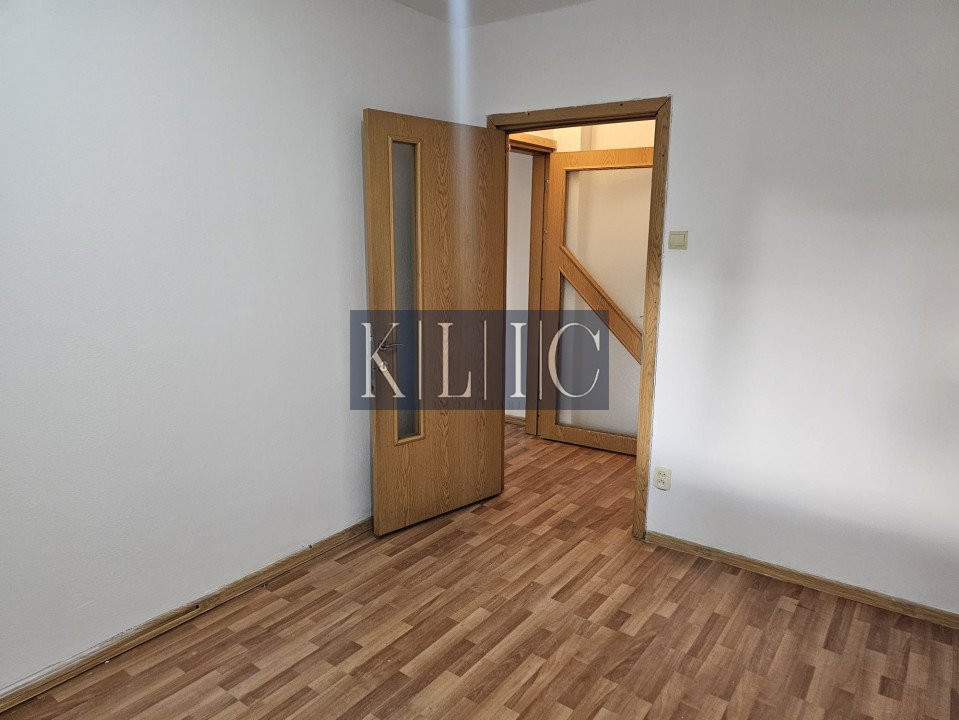 Apartament decomandat 3 camere balcon renovat la parter