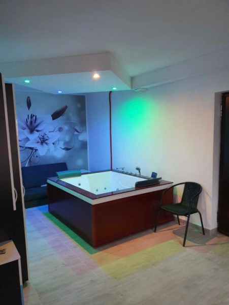 Afacere 5 apartamente cu jacuzzi interior piscina in Tineretului