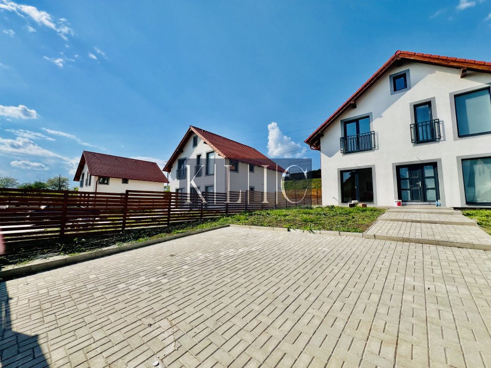 Casa individuala la cheie 4 camere INTABULATA cu 712mp teren Est Sibiu