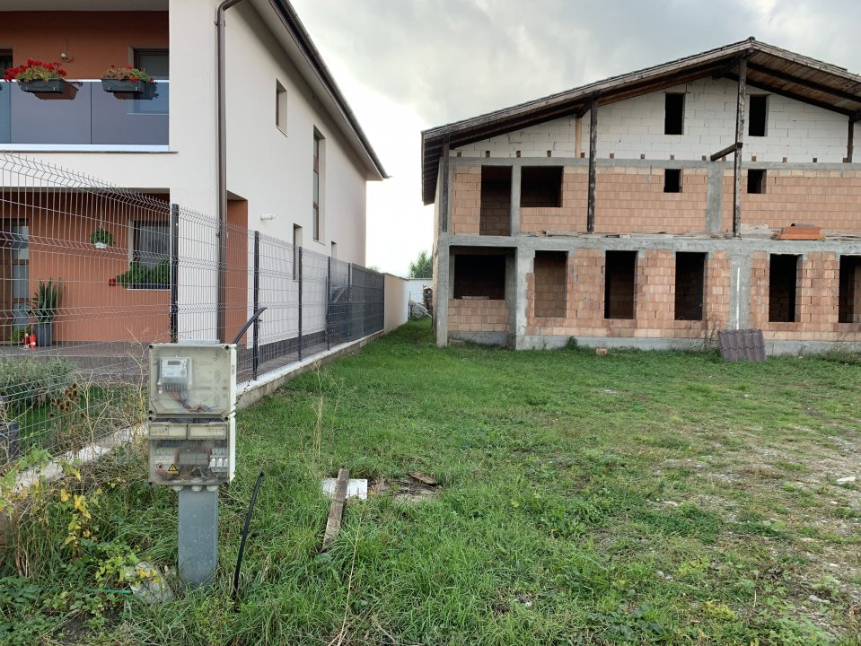 Casa tip duplex 5 camere de vanzare teren 330 mp in Sura-Mica Sibiu