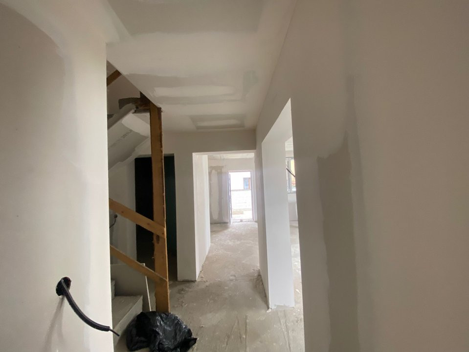 Duplex 6 camere 200 mpu S+P+1E+M de vanzare in zona Selimbar din Sibiu