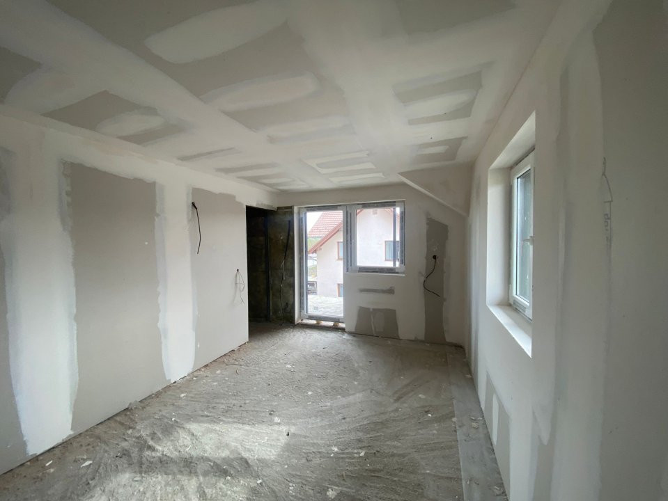Duplex 6 camere 200 mpu S+P+1E+M de vanzare in zona Selimbar din Sibiu