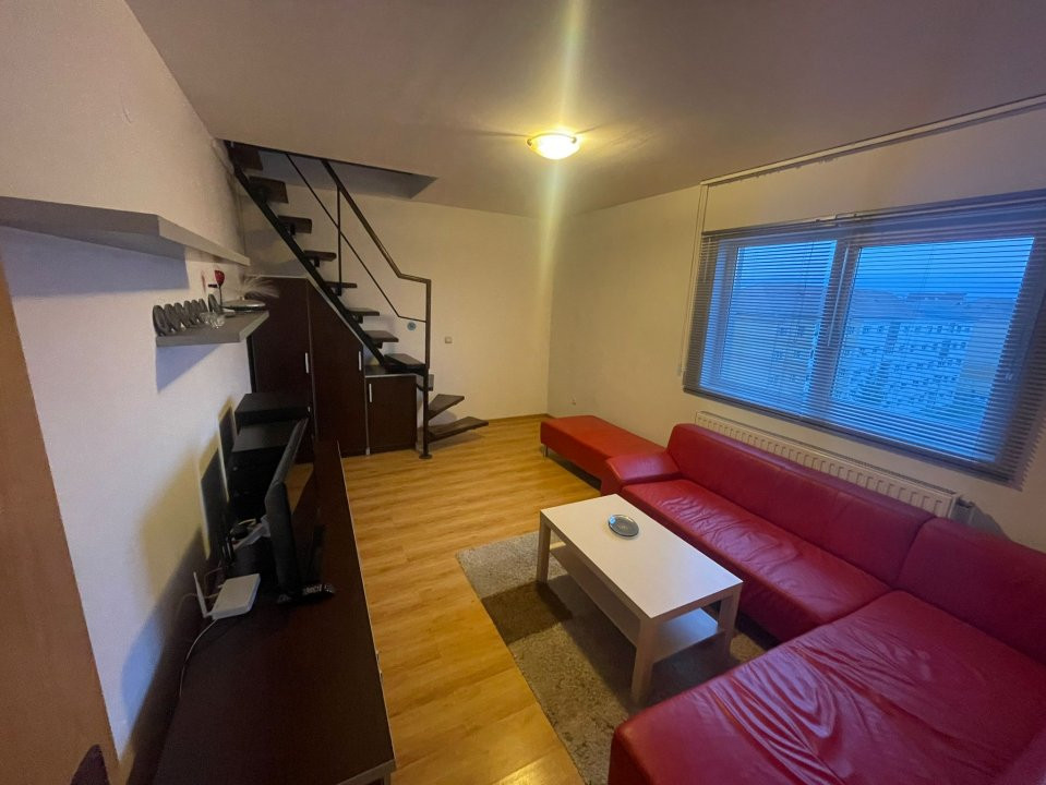 Apartament de vanzare 3 camere mansarda 71mpu zona Strand Sibiu