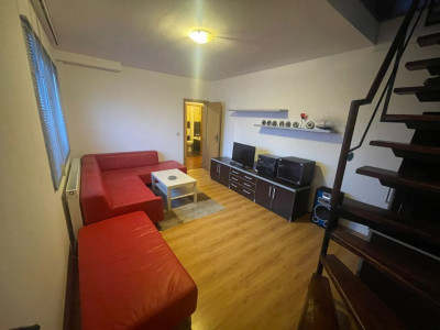 Apartament de vanzare 3 camere mansarda 71mpu zona Strand Sibiu