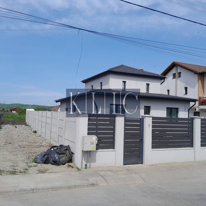 Casa individuala 4 camere 120mpu de vanzare teren 380mp Cristian Sibiu