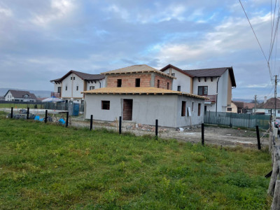Casa individuala 4 camere 120mpu de vanzare teren 380mp Cristian Sibiu