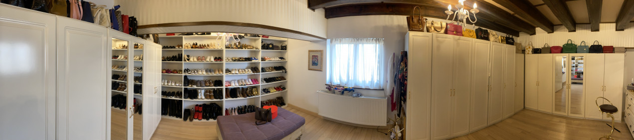 Casa individuala 9 camere de vanzare stil mediteranean 3245mp in Sibiu