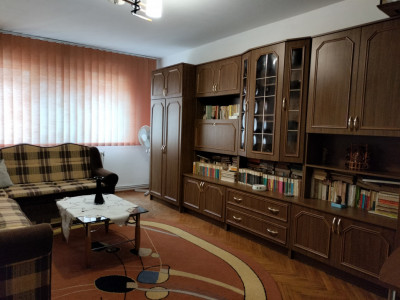 Apartament 2 camere de inchiriat etaj 1 zona Vasile Aaron din Sibiu