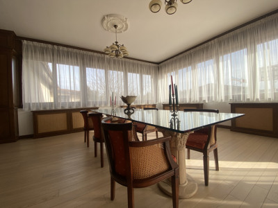 Casa individuala moderna 9 camere de vanzare stil mediteranean 3245mp