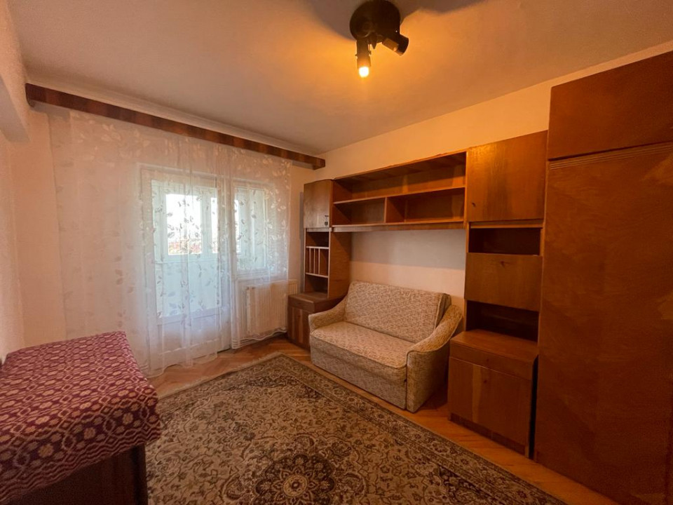 Apartament 3 camere de vanzare 64 mp zona Calea Dumbravii Siretului