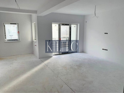 Apartament 3 camere etaj retras de vanzare 78mp dressing in Selimbar