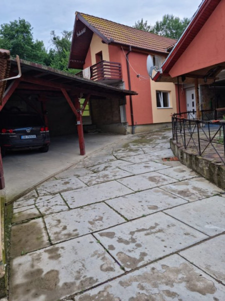 Casa de vanzare 5 camere la cheie teren 1000mp Nocrich Sibiu